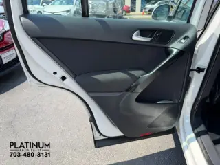 2011 VOLKSWAGEN TIGUAN