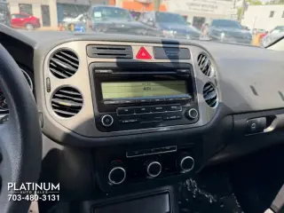 2011 VOLKSWAGEN TIGUAN
