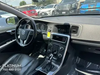 2015 VOLVO V60