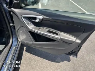 2015 VOLVO V60