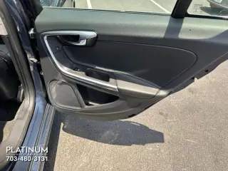 2015 VOLVO V60