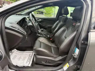 2017 FORD FOCUS
