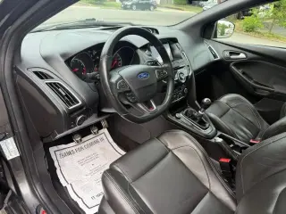 2017 FORD FOCUS