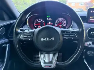 2022 KIA STINGER