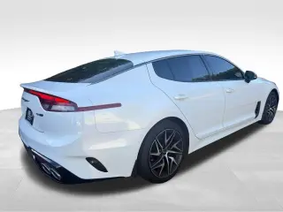 2022 KIA STINGER