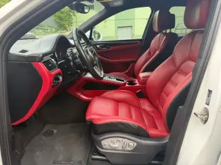 2015 PORSCHE MACAN S