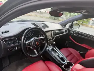 2015 PORSCHE MACAN