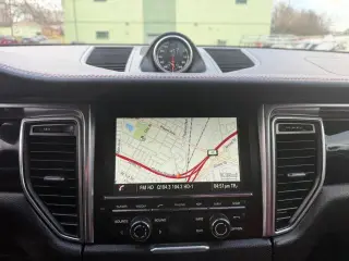 2015 PORSCHE MACAN