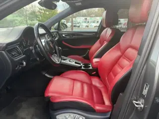 2015 PORSCHE MACAN