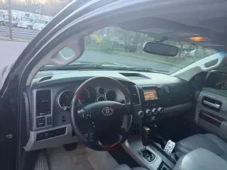 2011 Toyota Sequoia