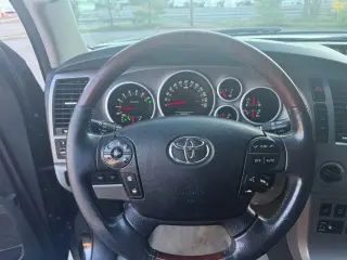2011 Toyota Sequoia