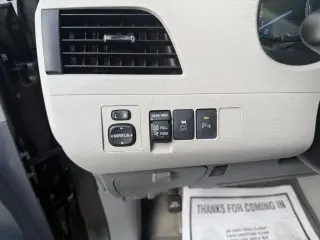 2011 TOYOTA SIENNA