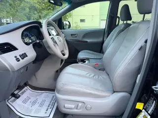 2012 Toyota Sienna
