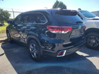 Toyota Highlander 2017 AWD Limited 4dr SUV