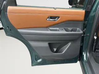 Nissan Pathfinder 2023 AWD Platinum 4dr SUV