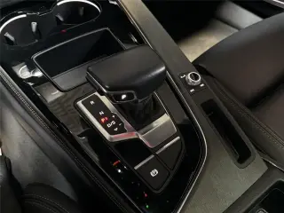 Audi A4 2024 AWD quattro S line Premium Plus 45 TFSI 4dr Sedan