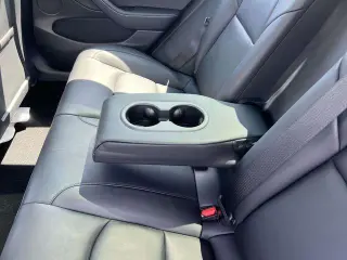 Tesla Model 3 2022 AWD Long Range 4dr Sedan