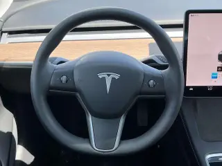 Tesla Model 3 2022 AWD Long Range 4dr Sedan