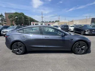Tesla Model 3 2022 AWD Long Range 4dr Sedan