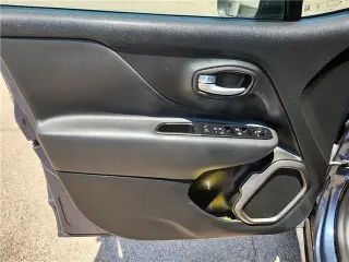 Jeep Renegade 2023 4x4 Latitude 4dr SUV