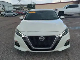 Nissan Altima 2019 2.5 SV 4dr Sedan