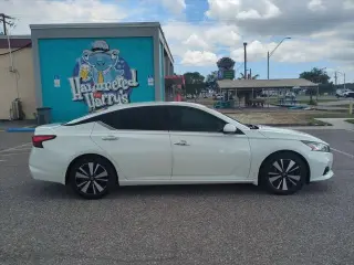 Nissan Altima 2019 2.5 SV 4dr Sedan