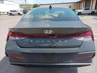 Hyundai ELANTRA 2024 SEL 4dr Sedan