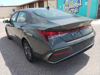 Hyundai ELANTRA 2024 SEL 4dr Sedan