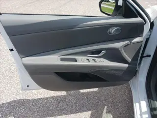 Hyundai ELANTRA 2025 SE 4dr Sedan