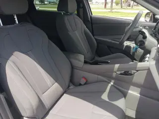 Hyundai ELANTRA 2025 SE 4dr Sedan