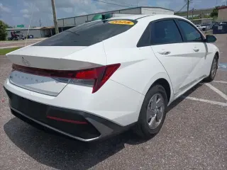 Hyundai ELANTRA 2025 SE 4dr Sedan