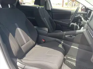 Hyundai ELANTRA 2025 SE 4dr Sedan