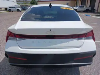 Hyundai ELANTRA 2025 SE 4dr Sedan