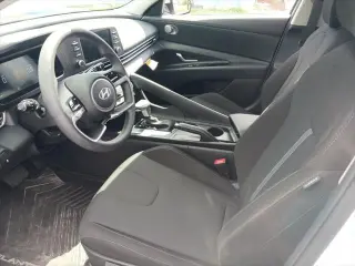 Hyundai ELANTRA 2025 SE 4dr Sedan