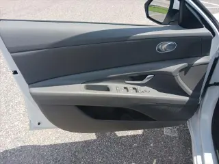 Hyundai ELANTRA 2025 SE 4dr Sedan