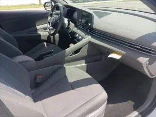 Hyundai ELANTRA 2025 SE 4dr Sedan