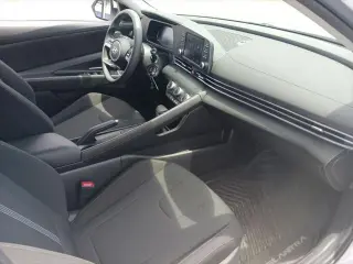 Hyundai ELANTRA 2025 SE 4dr Sedan
