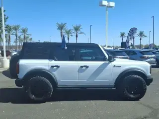 Ford Bronco 2023 4x4 Black Diamond 4dr SUV