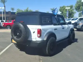 Ford Bronco 2023 4x4 Black Diamond 4dr SUV