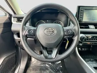 Toyota RAV4 2022 LE 4dr SUV