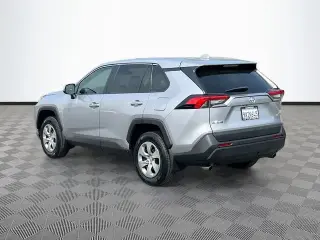 Toyota RAV4 2022 LE 4dr SUV