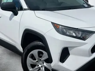 Toyota RAV4 2022 LE 4dr SUV