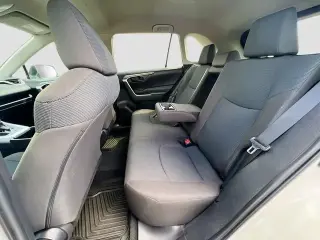 Toyota RAV4 2022 LE 4dr SUV