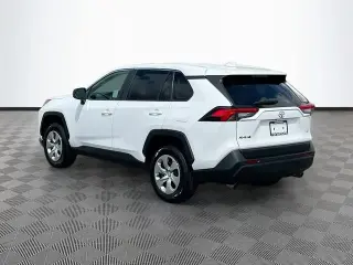 Toyota RAV4 2022 LE 4dr SUV