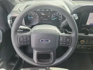 Ford F-150 2023 4x2 XL 4dr SuperCrew 5.5 ft. SB