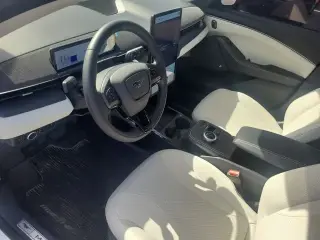 Ford Mustang Mach-E 2023 Premium 4dr SUV