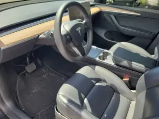 Tesla Model Y 2024 Long Range 4dr Crossover