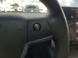 Tesla Model Y 2024 Long Range 4dr Crossover