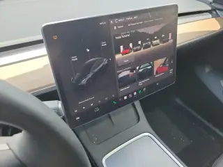 Tesla Model Y 2024 Long Range 4dr Crossover