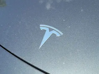 Tesla Model Y 2024 Long Range 4dr Crossover